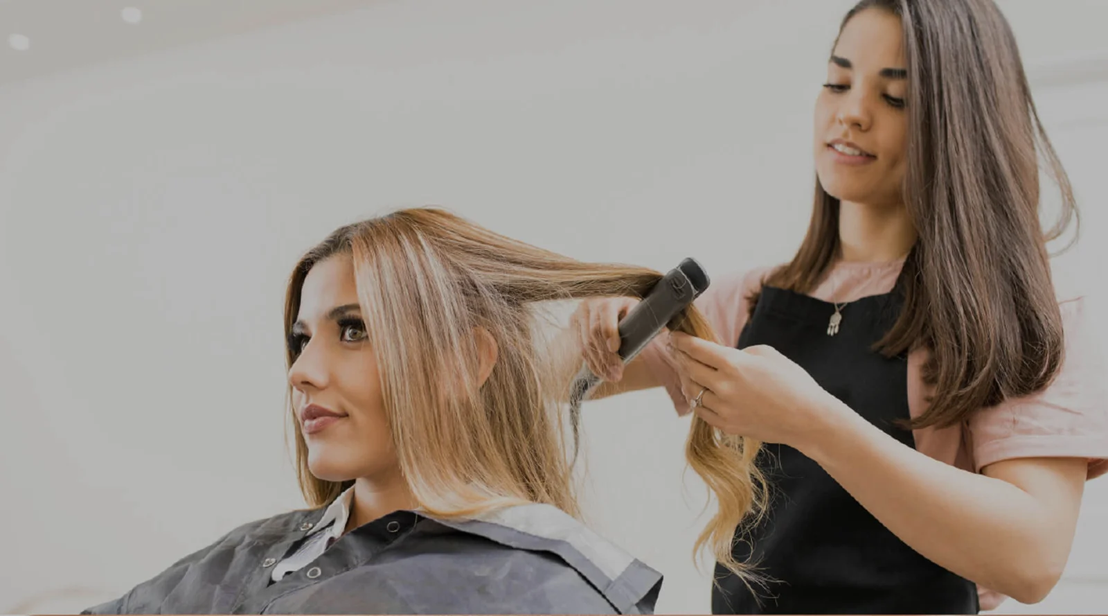 Hero de inicio de M y V Salon SPA.